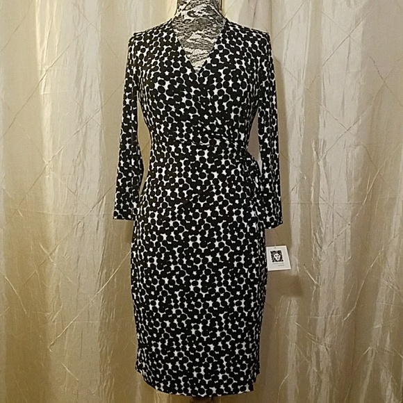 Anne Klein Dresses & Skirts - Anne Klein black & white mock wrap dress